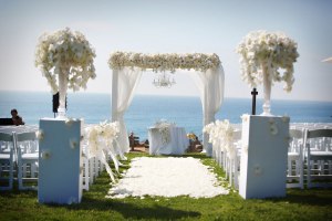 2-beach-wedding-in-white